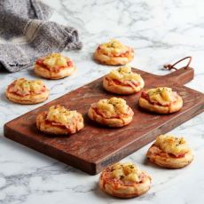 The Coffee Bean & Tea Leaf Mini Hawaiian Pizzas